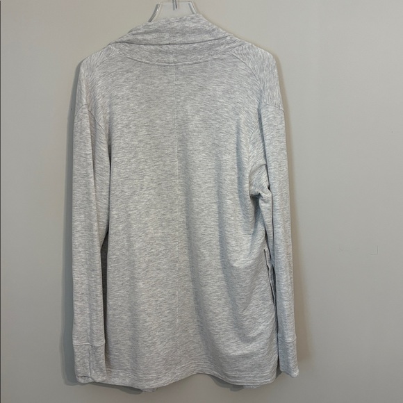 Athleta Pranayama Restore Wrap in Gray Size Medium - Picture 3 of 4
